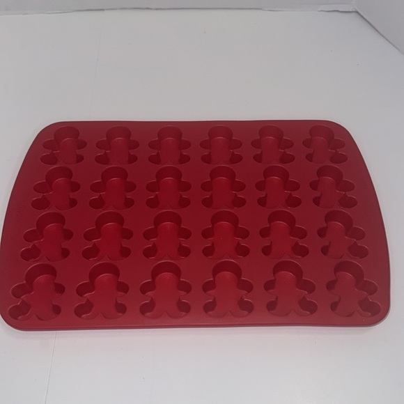 Christmas Wilton 24 Silicone Gingerbread Boy Mold - Picture 4 of 5